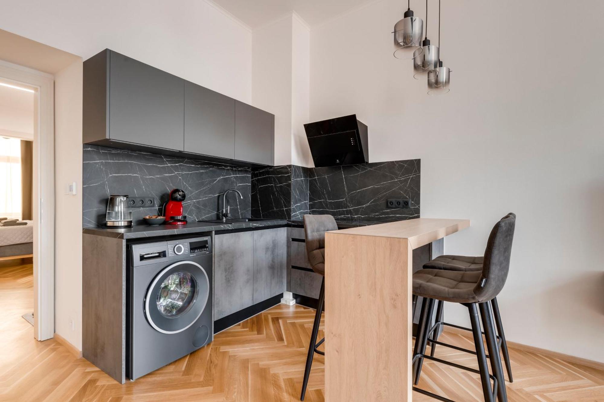 New Town Oases Apartment Prag Exteriör bild