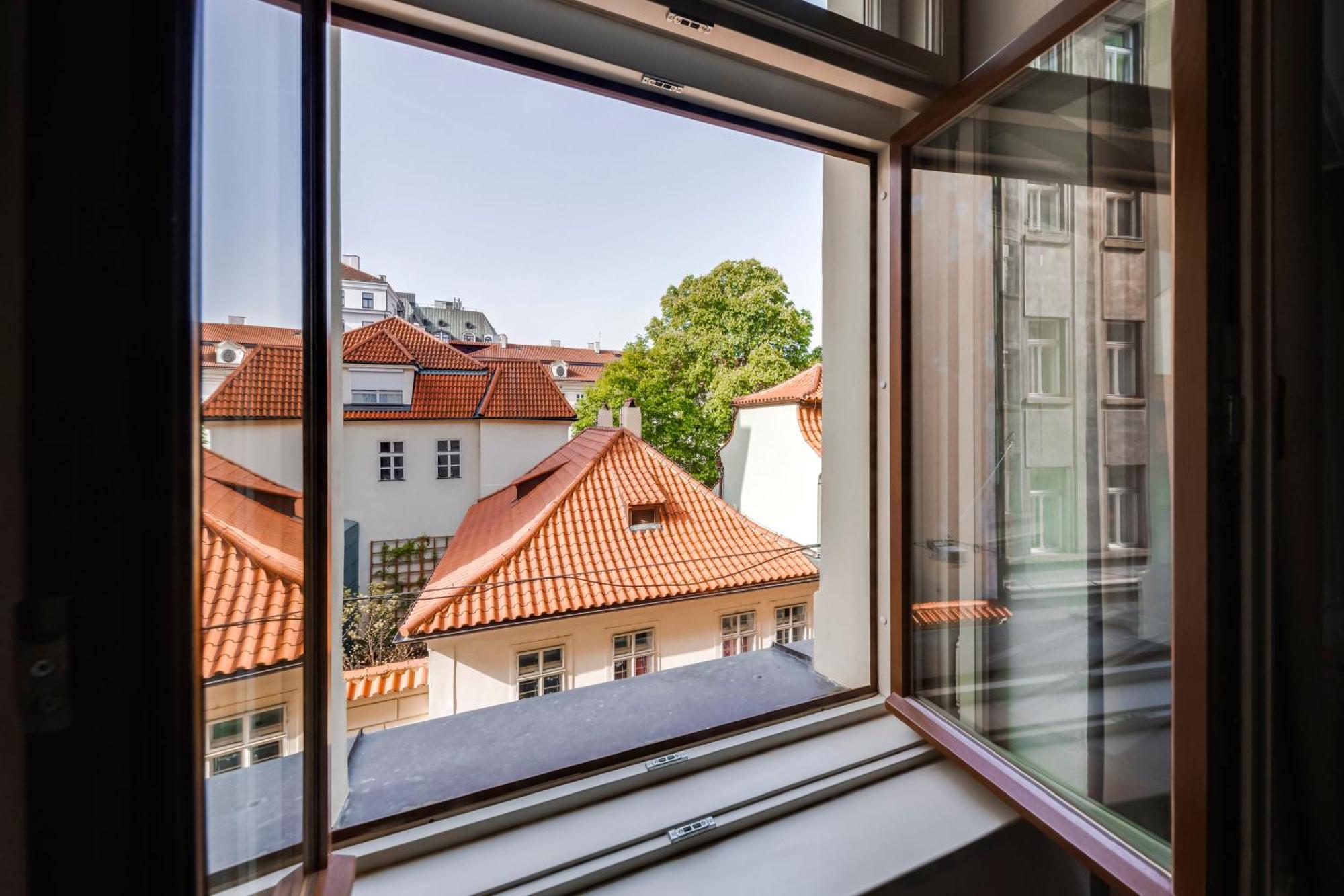 New Town Oases Apartment Prag Exteriör bild