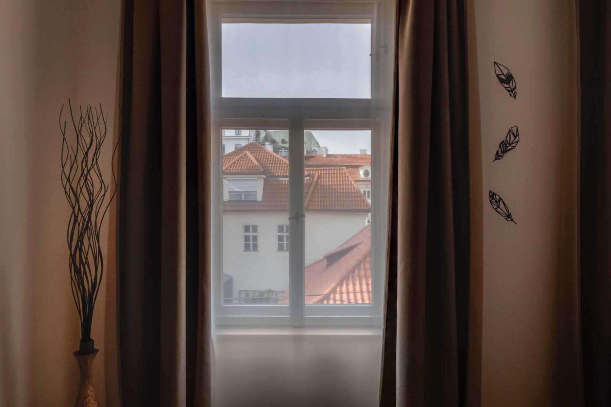 New Town Oases Apartment Prag Exteriör bild