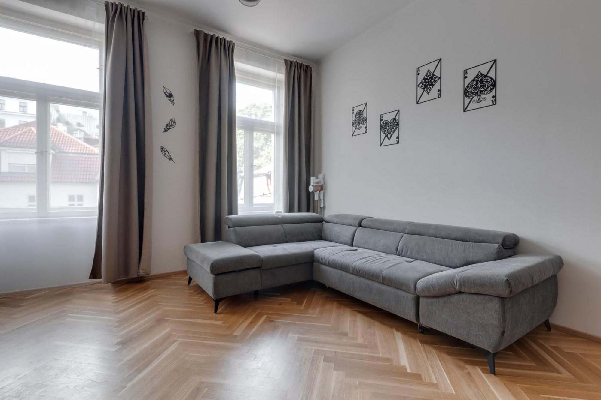 New Town Oases Apartment Prag Exteriör bild